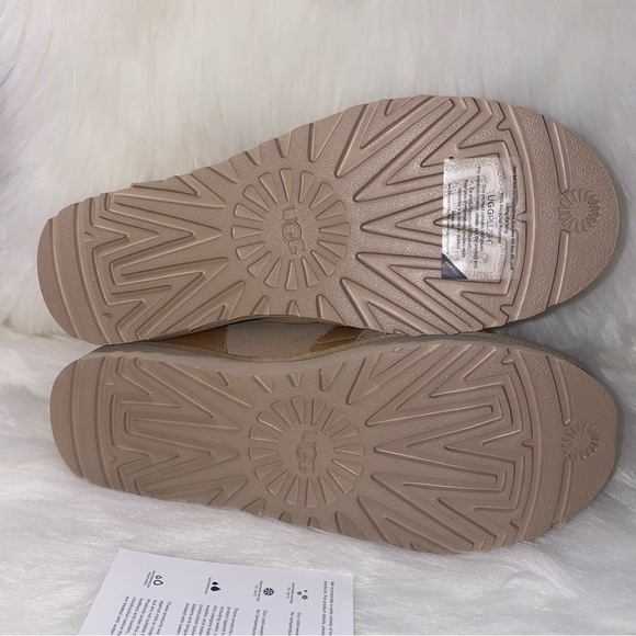 UGG Dune mini buckle classic boots size 10 Woman New in box - Picture 10 of 16